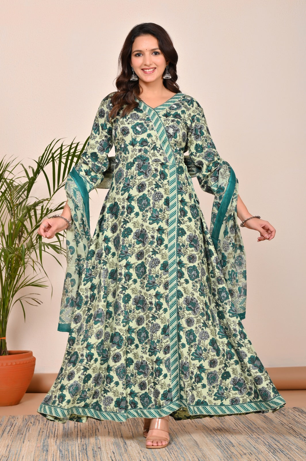 Graceful Rayon Kurti Set with Malmal Dupatta