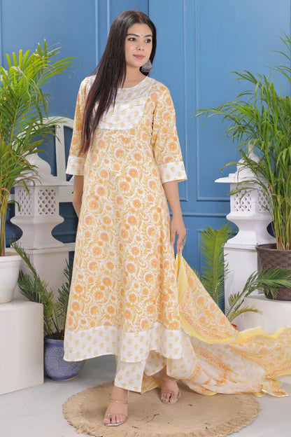 Anarkali Pattern Kurta, Pant And Dupatta Set.